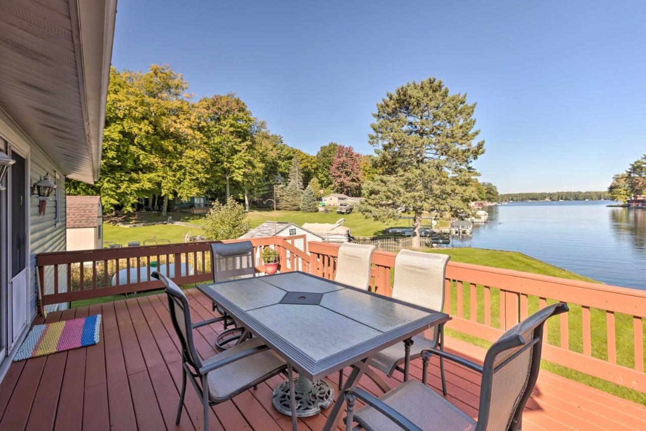 Lakefront Ludington Retreat With Kayaks And Fire Pit!别墅 外观 照片